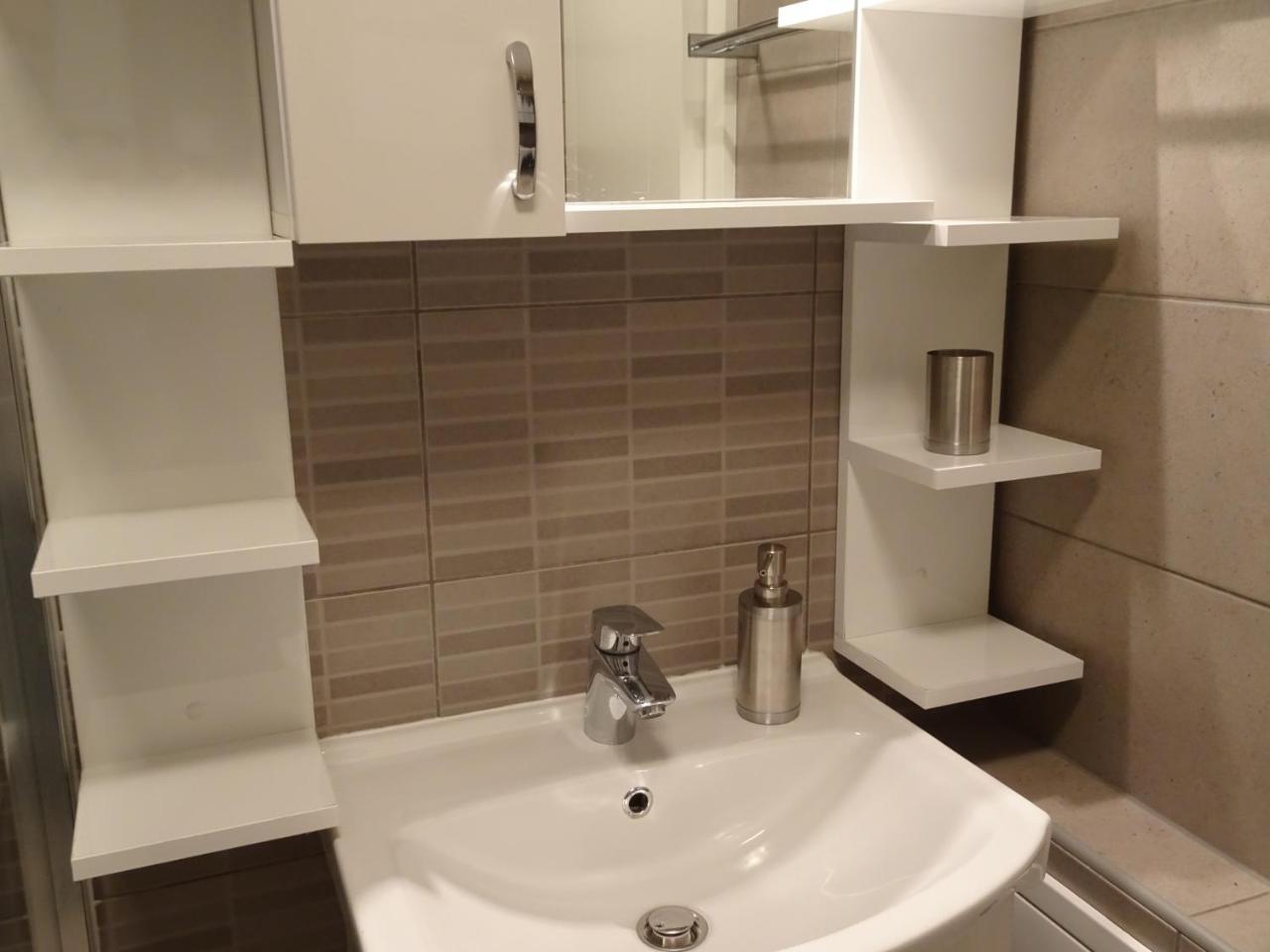 Quiet Apartment In City Center, Free Private Parking 사라예보 외부 사진